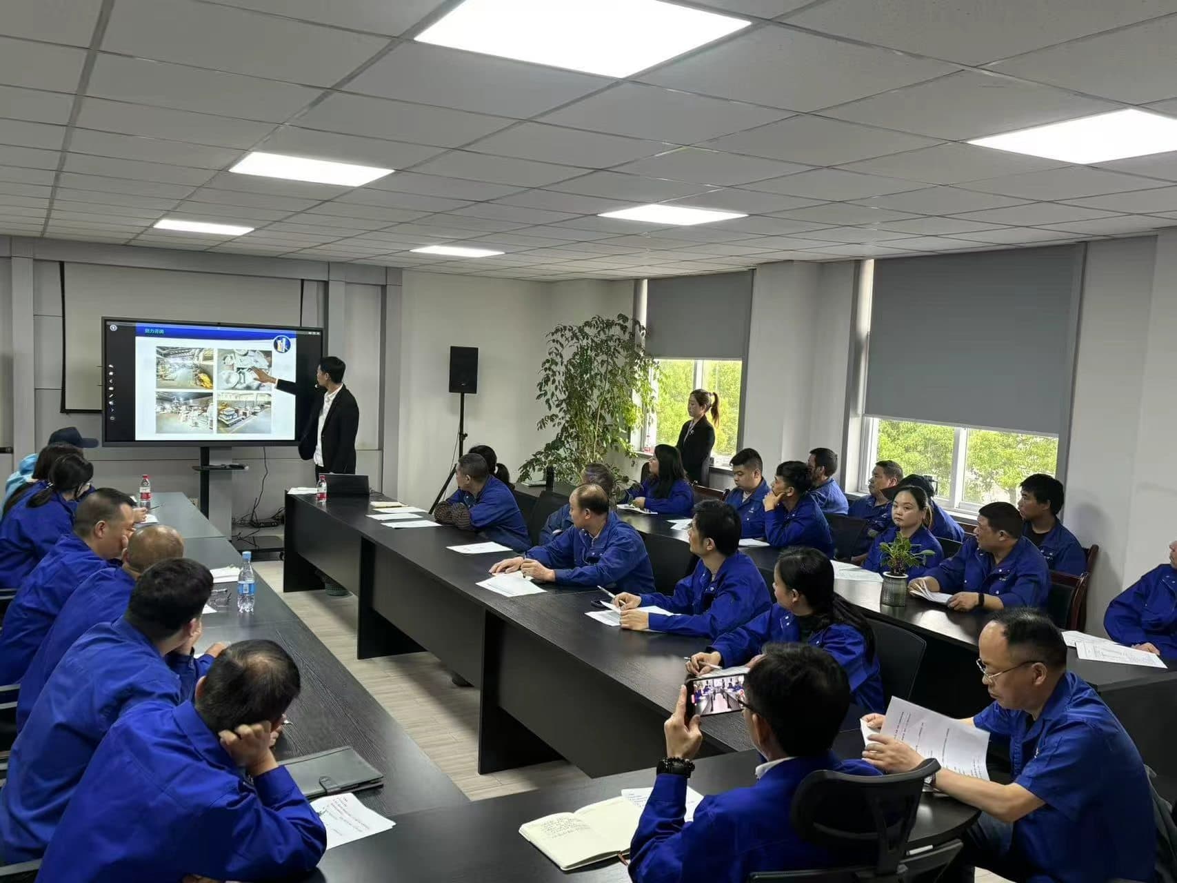 PARTNER company meeting photo 5